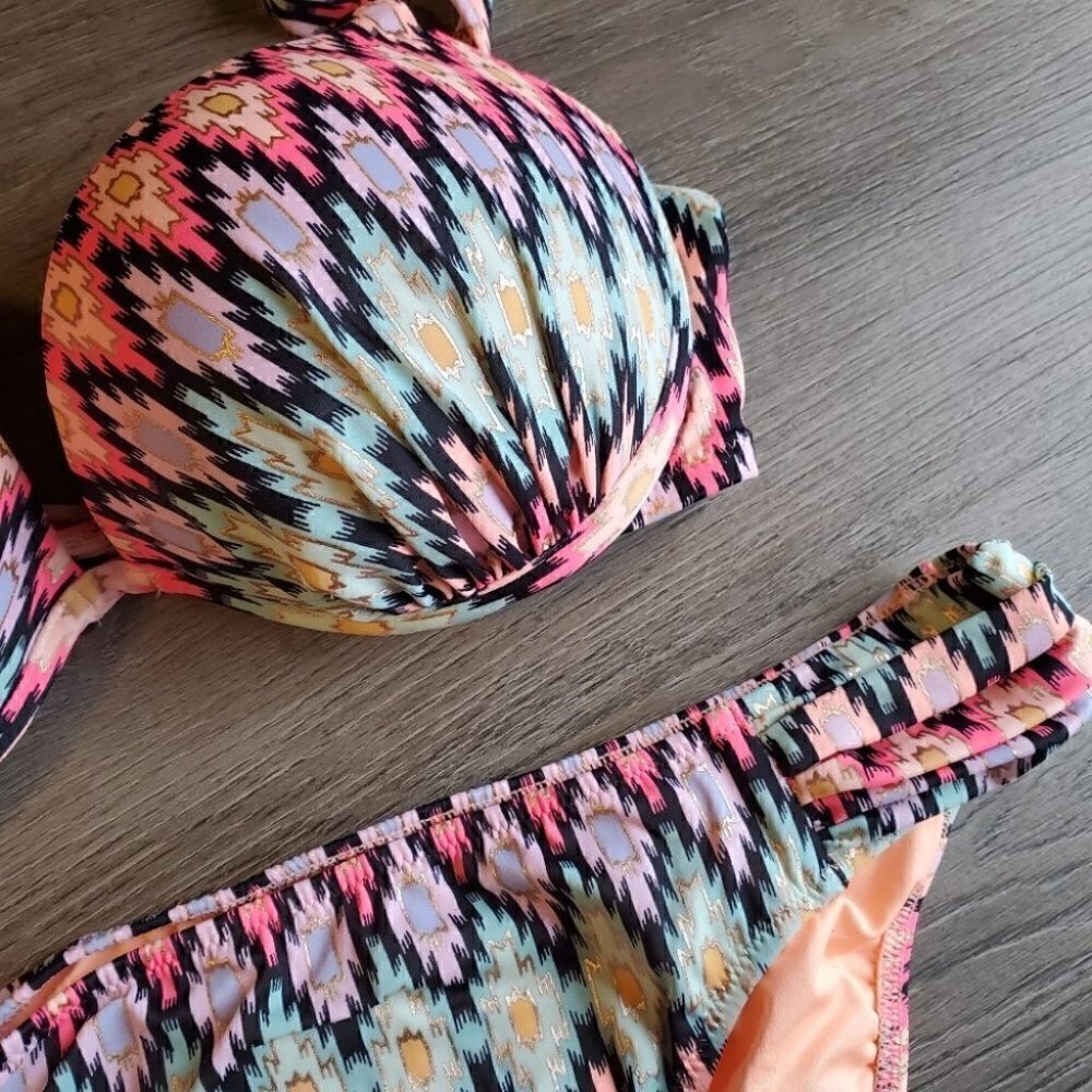 Victoria's Secret Bikini 34D & M - Picture 2 of 7